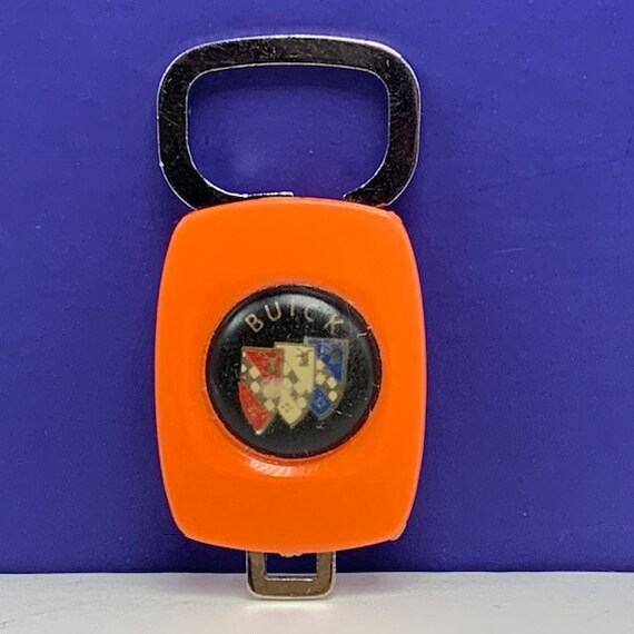 CLASSIC AUTOMOBILE KEYCHAIN key chain vintage 197… - image 1