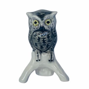 VINTAGE OWL FIGURINE collectible sculpture statue decor gift porcelain Goebel Hummel 1975 Western Germany W perch gray black