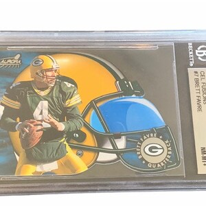 Brett Favre vintage die cut sp insert Green bay Packers Hall Fame non auto BGS 8.5 Graded card 1998 Pacific Aurora Face Mask Cel Fusion