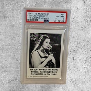 Lily Munster-ruilkaart PSA 8 The Munsters 1964 Kayro-vue #61 Yvonne De Carlo