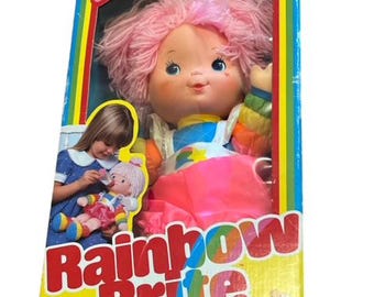 Poupée Rainbow Brite – Bébé Brite 35cm Par Mattel (version USA, Neuve)
