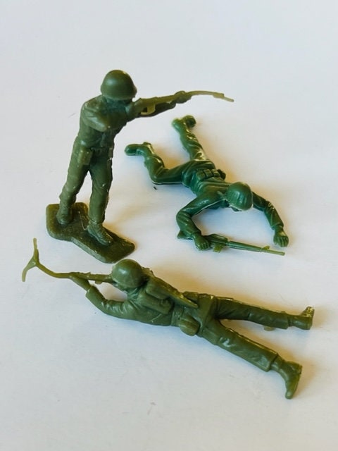 Army Men Toy Soldiers Plastic Military Mixed LOT Figures Vtg Louis