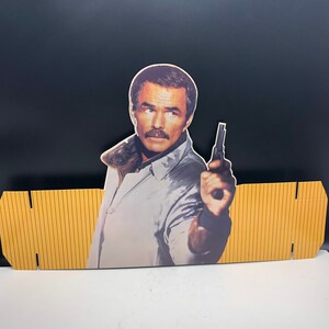 RETRO KARTONOWA CZAPKA czapka vintage 1988 film pamiątka akcesoria plakat reklama Burt Reynolds Stick Sharkys maszyna Gator Heat BC3