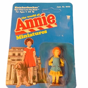 LITTLE ORPHAN ANNIE world miniature toy doll action figure 1982 knickerbocker tribune vintage vtg sealed moc collectible unpunched card BC3