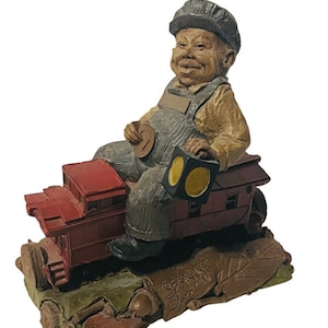 Tom Clark Figurine vtg sculpture signed Cairn coin Gnome Cab #25 Train lantern