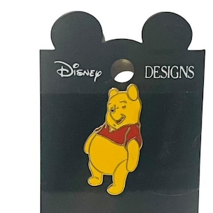 Winnie Pooh Walt Disney Design Vtg Pinback Button Pin Souvenir Mickey Mouse Bear