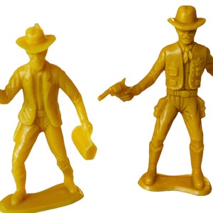 MPC cowboy western toy soldiers army men lot vtg western 1960s marx gold beige wyatt earp doc holliday 2