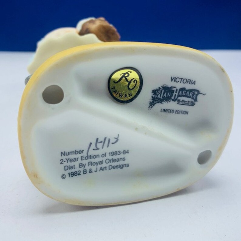 JAN HAGARA FIGURINE Vintage 1985 Porcelain Statue Victorian Etsy