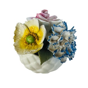 ラドナー磁器の花アート陶器イングランドの置物ファインボーンチャイナの花束イギリス