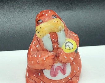 1985 FRANKLIN MINT THIMBLE collection animal alphabet friends of forest miniature figurine sculpture statue Letter W Walrus apron sewing