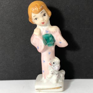 VINTAGE GEISHA GIRLS 1950 porcelain figurine miniature statue sculpture kimono obi Japan Pink dress poodle gold trim original rare