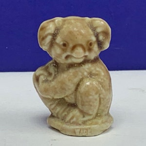 WADE WHIMSY FIGURINE vintage England Uk made miniature animal statue sculpture ceramic art original animals vtg mcm Australia Koala