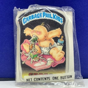 GARBAGE PAIL KIDS Jahrgang 1986 imperialspielzeug Sammler Topps kauen Werbung Gpk Fabrik versiegelt Knopf Pinback Pin Gross puke werfen