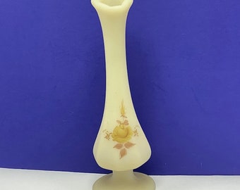 FENTON GLASS VASE vintage 1960s to 1970s glassware vtg mcm original collectible Depression milk cream thistle autumn leaves rose flower tan