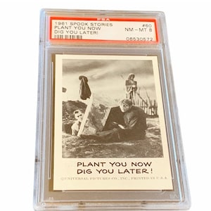 Horror Universal Monsters Trading Card Vintage 1961 Leaf Spook Stories Graded PSA 8 vtg #60 Frankenstein Igor Klokkenluider dokter Dr. later