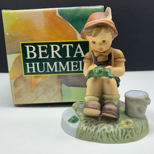 HUMMEL GOEBEL FIGURINE tmk-6 West W Germany 100% original retired statue sculpture signed members club 301366 slippery business bh148 frog