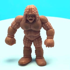 1985 VINTAGE M.U.S.C.L.E. muscle man men wrestling wrestler 1985 action figure Mattel anime flesh color toy #106 Aiansueto Kita Chojin armor