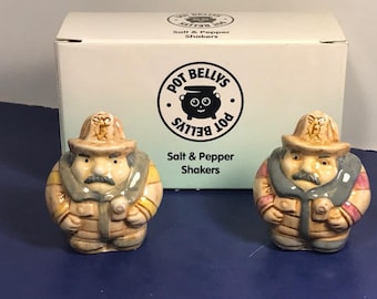 HARMONY KINGDOM FIGURINES vintage Firemen salt pepper shakers pair Pot Bellys Bellies 9-11 No Fear fireman fire rescue department statue Uk