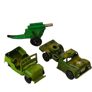 Army Men Toy Soldier rubber military figure vtg Marx Green Tiger Tank Sherman US green cannon jeep