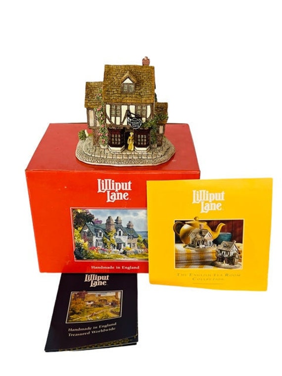 Lilliput Lane Cottage Figurine Village England Box Coa Grandma