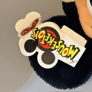 Peluche vintage Disney di Topolino, souvenir dei parchi a tema, anno 1996. immagine 4