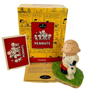 Snoopy Figur 1966 United Feature Spielzeug Peanuts Charlie Brown Gummi  Regenmantel Hut - .de