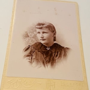 Antieke kabinetskaart Foto Foto Foto Creepy Haunted House spookportret Halloween ephemera vintage jaren 1900 Lockport Illinois IL