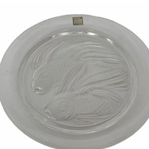 LALIQUE CRYSTAL GLASS Collectors Plate Cristal Paris home decor gift figurine embossed French France limited edition 1975 Fish Duet Duo