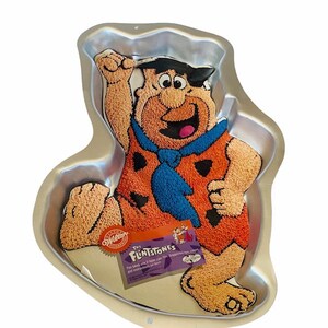 Hulk hot sale cake pan