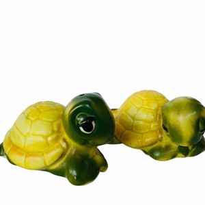 SALT PEPPER SHAKERS figurals vintage collectible kitchen decor porcelain figurines animals anthropomorphic turtles tortoise yellow green