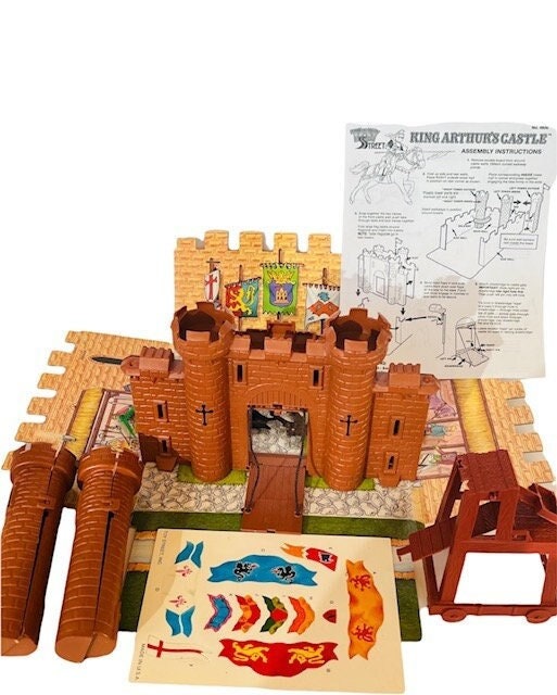  Premium Royal Castle - 100 Pc Set - Wooden Castle Building  Blocks Playset - Medieval Knights, Dragon, Jousting Themed - Premium  Eco-Friendly Materials - Encourage Imaginative & Creative Role Play : Toys  & Games