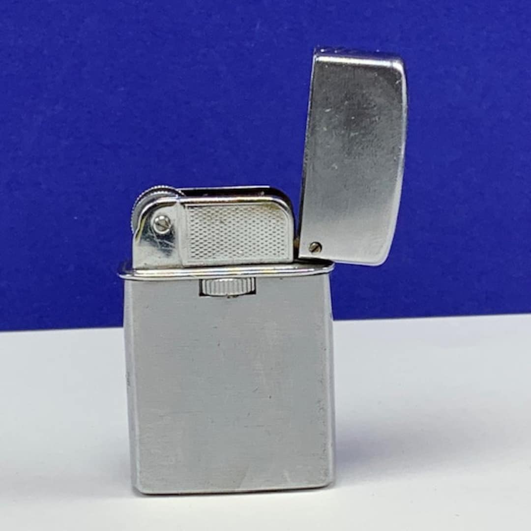 SAROME LIGHTER JAPAN Vintage Vtg Mcm Tobacciana Smoking Collectible