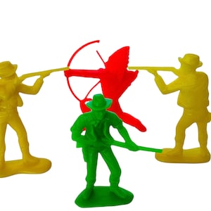 Cowboys and Native lot vtg western toys red yellow green plastic 1960s marx US19