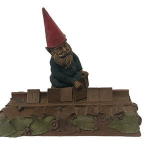 Tom Clark Gnome Figurine vtg sculpture elf SIGNED Cairn Scrabble board game tile