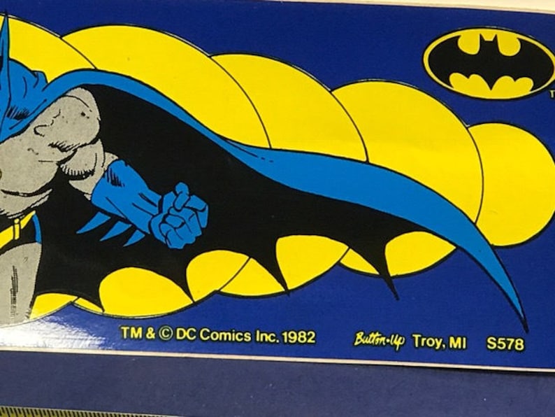 1982 BATMAN BUMPER STICKER rare Dc comics retro collectible Bruce Wayne Button up Tm blue yellow super hero justice league