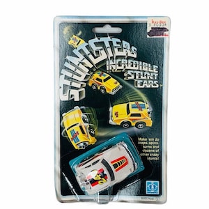 DIECAST VINTAGE CAR toy original collectible factory sealed moc truck vtg die cast Hasbro Stuntsters 1982 stunt Gt white 240 BM1