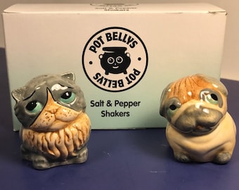 HARMONY KINGDOM FIGURINES vintage Cat dog salt pepper shakers pair Pot Bellys Bellies kitty kitten puppy porcelain miniature pet England box