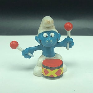 VINTAGE SMURFS TOY retro pop culture action figure collectible miniature rubber West Germany Bully Peyo Schleich drums band percussion music