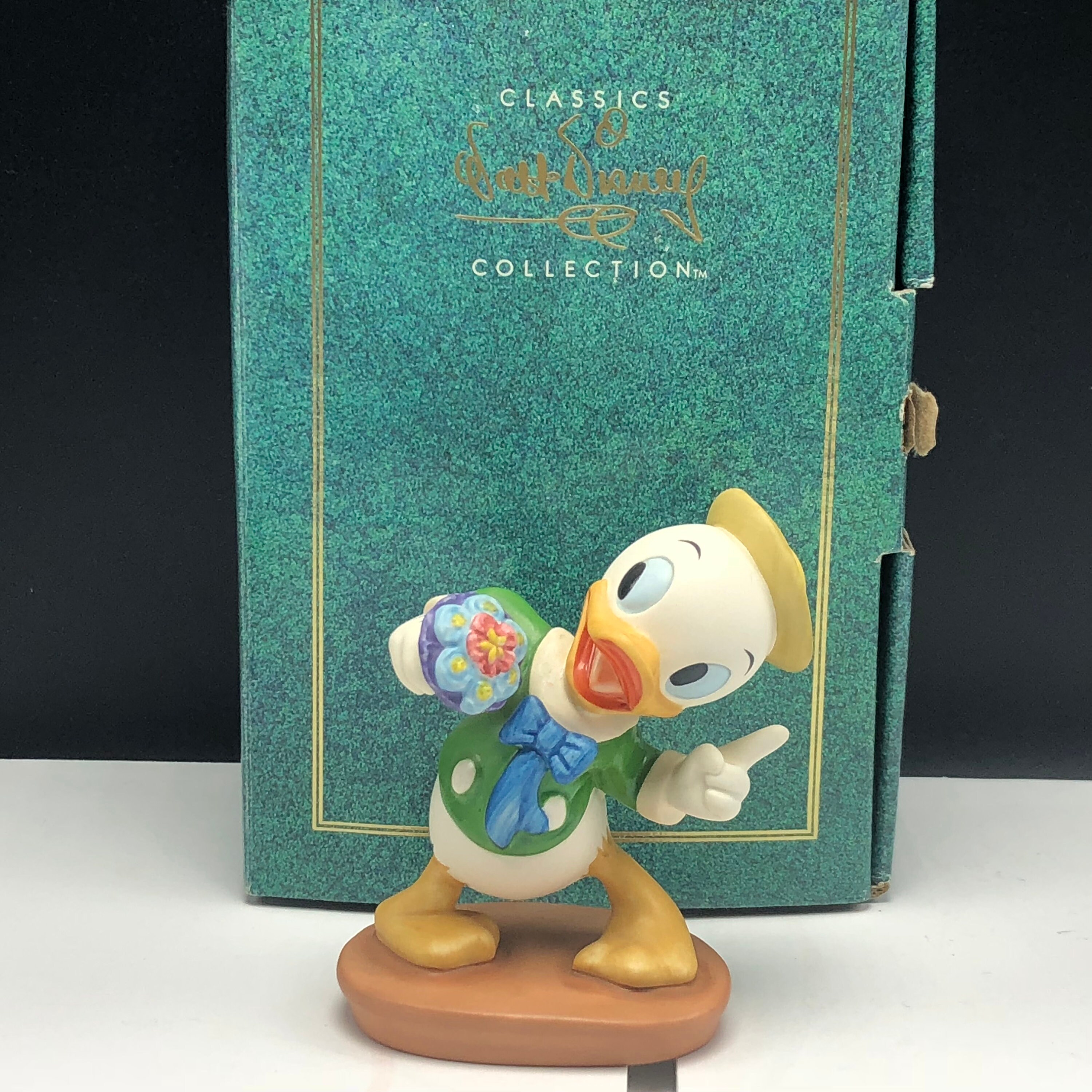 WDCC Disney Classic figurine Nephew Duck Got Something for Ya Mr Duck Steps out 