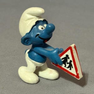 Vintage Smurfs Schleich Toy Figure Peyo Germany Bully 1980 Triangle Book Pizza
