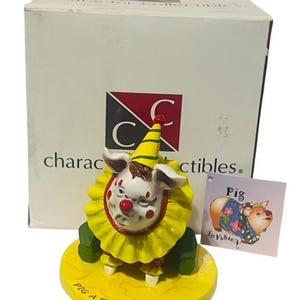 Pig Invasion Figurine Anthropomorphic Character Collectible BOX Dilly Circus vtg