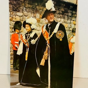 Königin Elizabeth Prinzessin Diana königliche Postkarte Postkarte Familie Buckingham Prinz Wales BC4