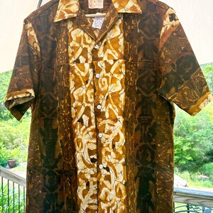 Vintage Iolani Hawaiian Shirt - Etsy