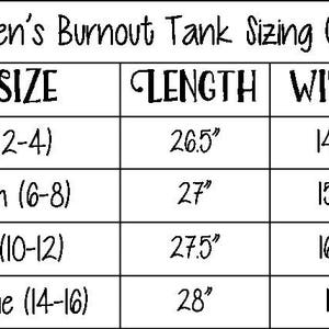 Op de afbeelding: Een maattabel voor dames burnout tanktops. De tabel geeft de maten van S tot XL weer, met de bijbehorende lengte- en breedtemaat in inches.