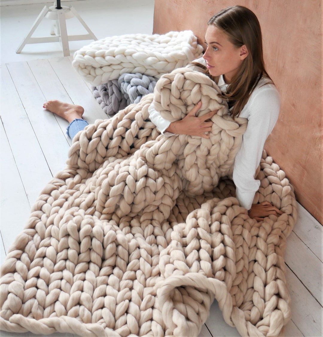 Ganlinia Chunky Knit Blanket Merino Wool Blend Giant Yarn Soft Cable  Knitted Throw Handmade Home Decorate, Beige, 50x60