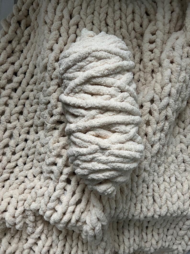 Chunky Knit Chenille Blanket - Thumbnail 2