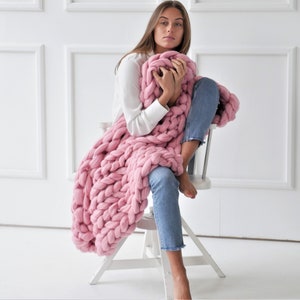 Chunky knit blanket Arm knit blanket Chunky knit throw Merino wool blanket Giant blanket Chunky blanket Knitted Personalized Christmas gift Powder pink 23