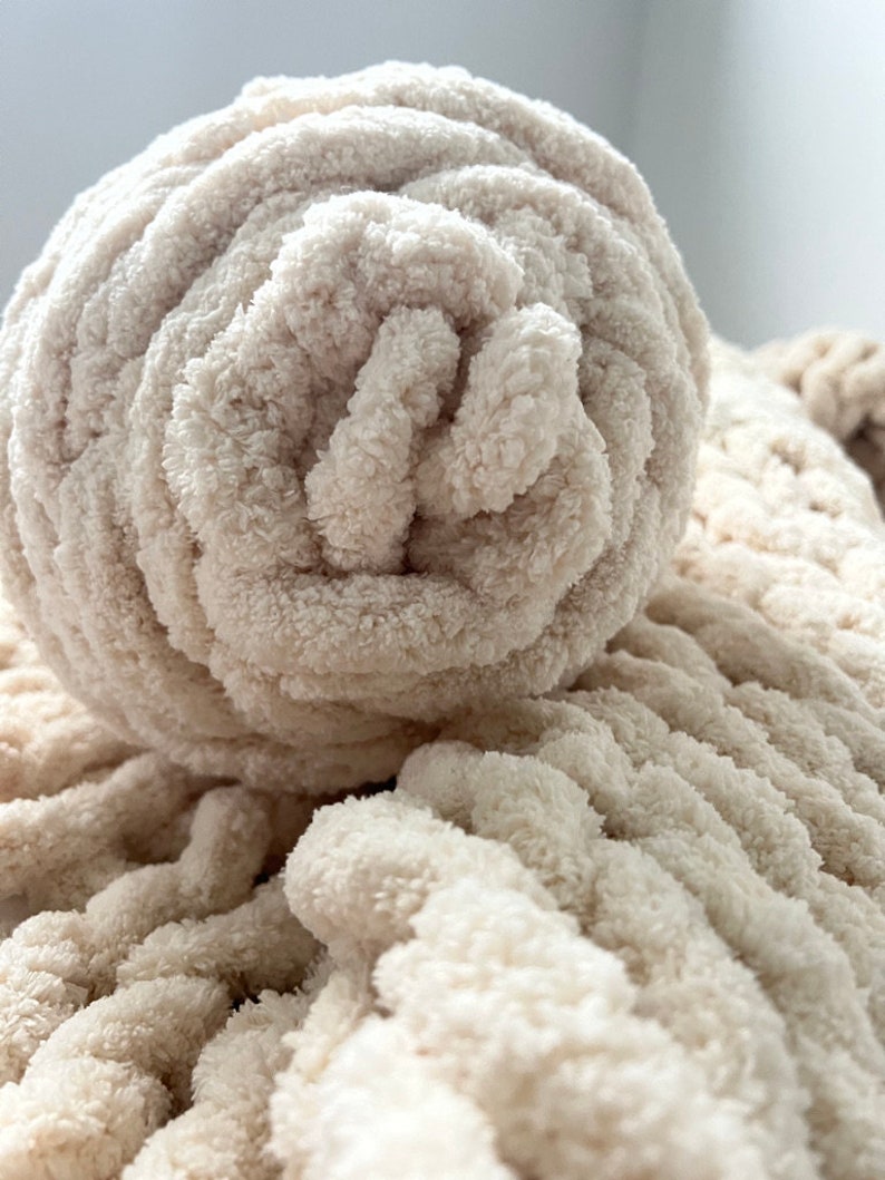 Chunky Knit Chenille Blanket - Thumbnail 3