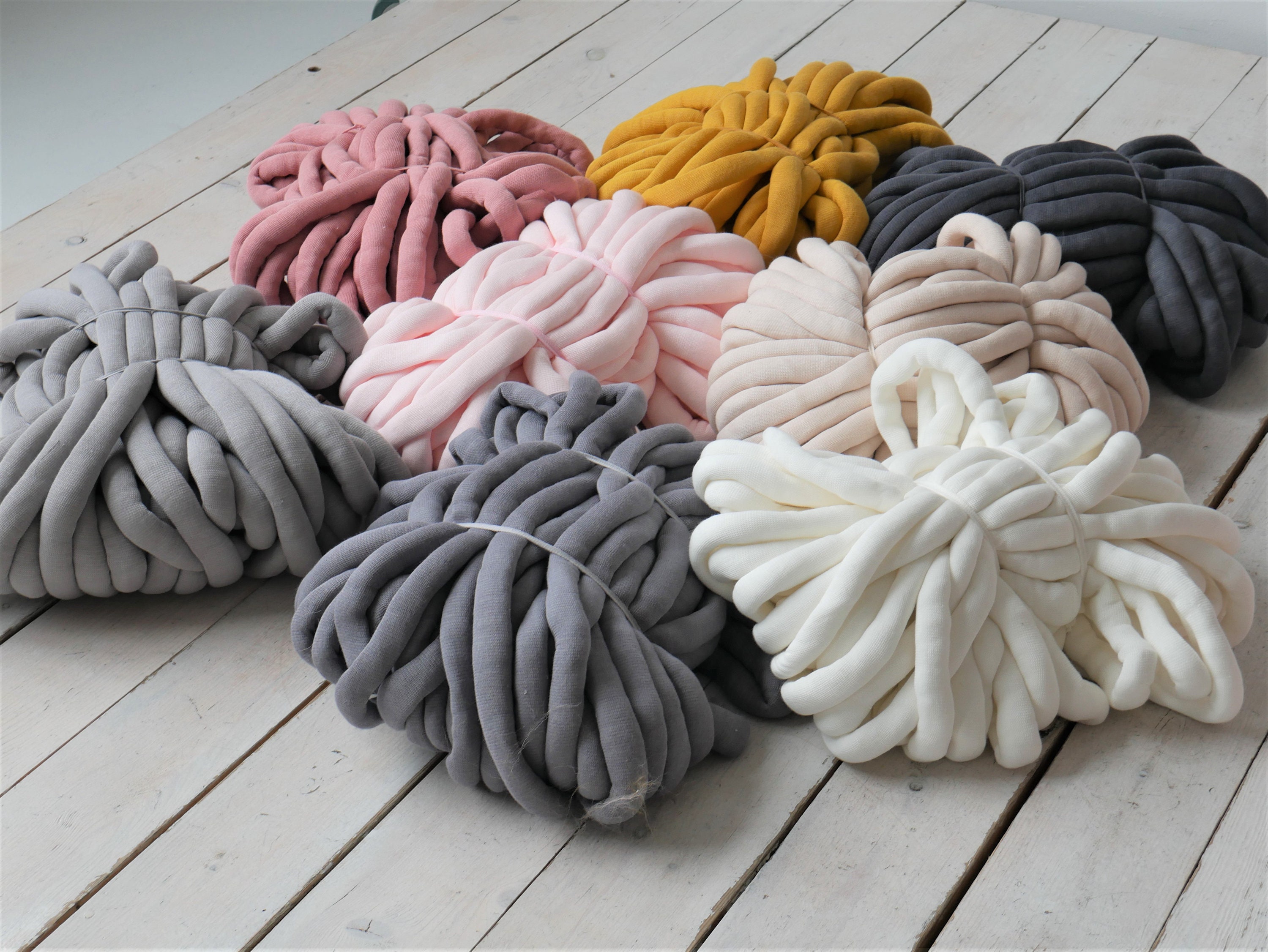 Chunky Knit Chenille Yarn Yellow,Chunky Yarn Bulky Vegan Soft Yarn Washable  Soft Chunky Yarn for Arm Knitting DIY Yarn Handmade Blankets Pet Bed