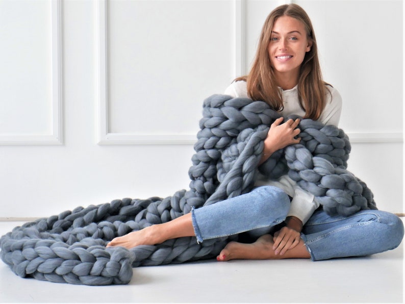Chunky knit blanket Arm knit blanket Chunky knit throw Merino wool blanket Giant blanket Chunky blanket Knitted Personalized Christmas gift Dark grey 46